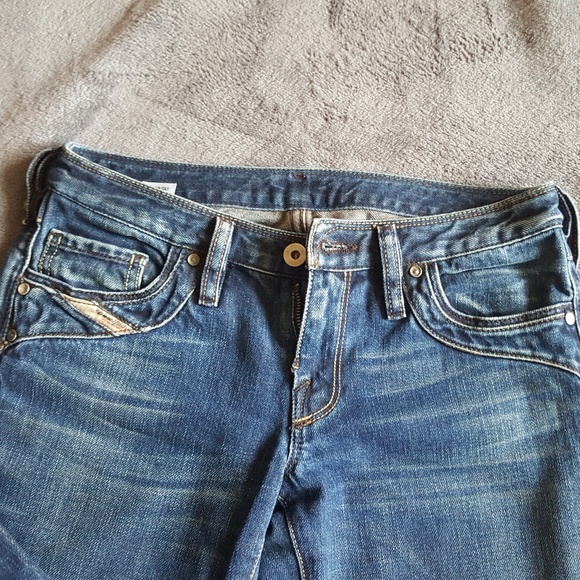 Diesel straight-cut denim jeans, size 25 - Picture 2 of 3